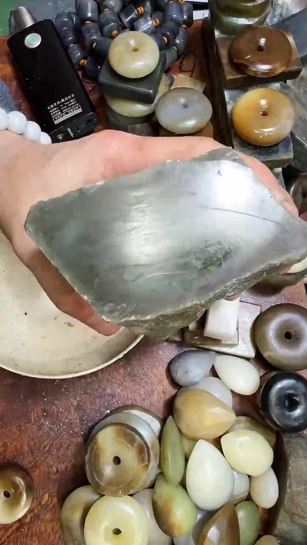 未镶嵌和田玉珠宝半成品1