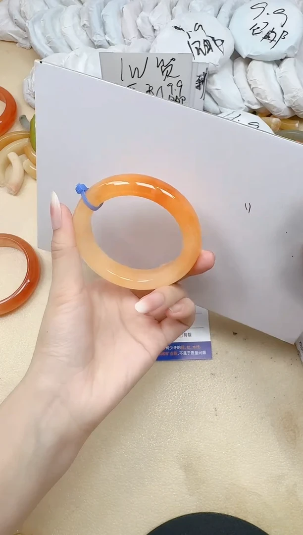 未镶嵌手镯石英质玉188/57.8