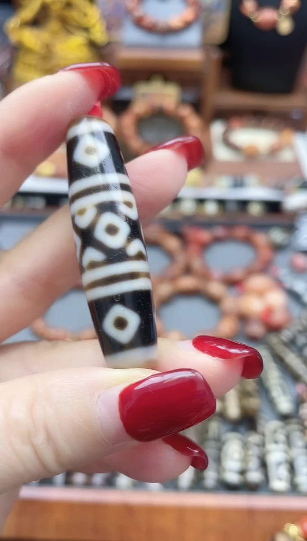 玛瑙/玉髓散珠聚缘金刚十眼