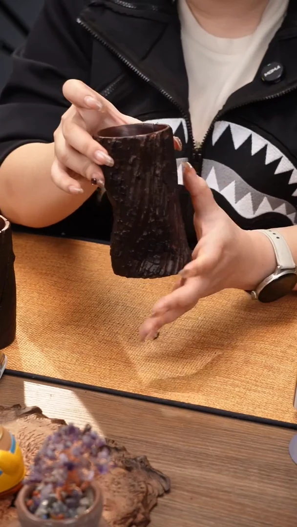 28号云小屋紫柚木笔筒