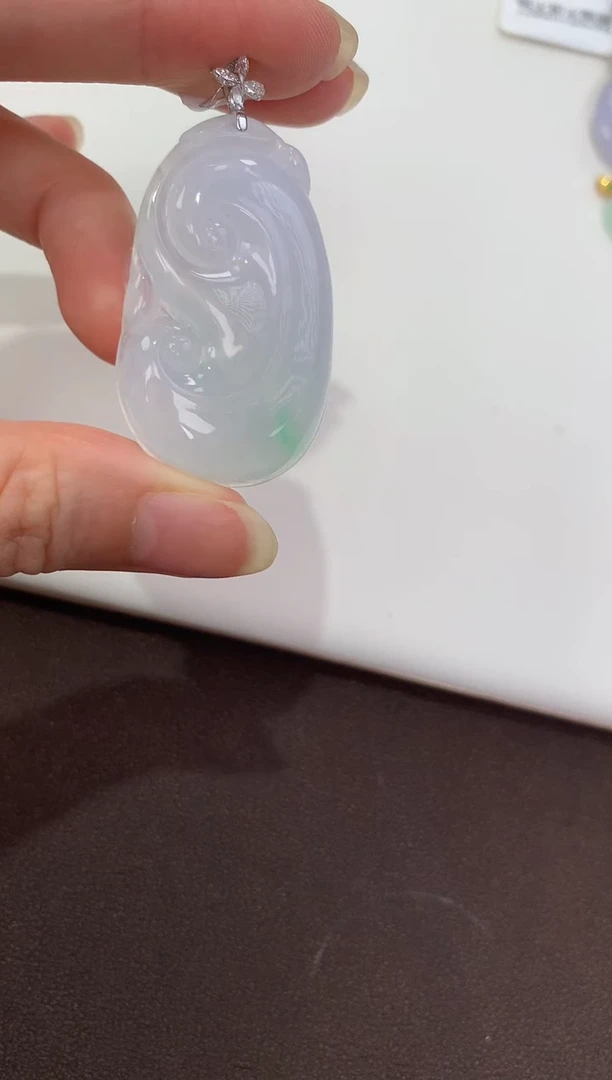 翡翠18K金镶嵌吊坠(赠链)天然缅甸A货翡翠