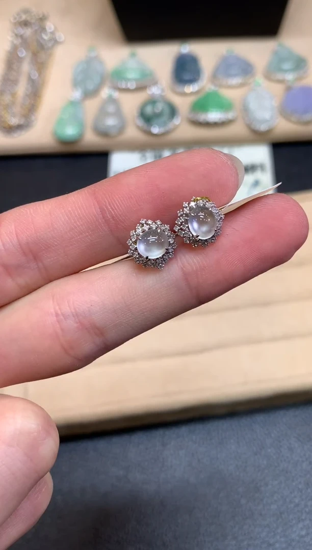 【闪购商品】翡翠耳饰18K金镶嵌蛋面【无服务费】