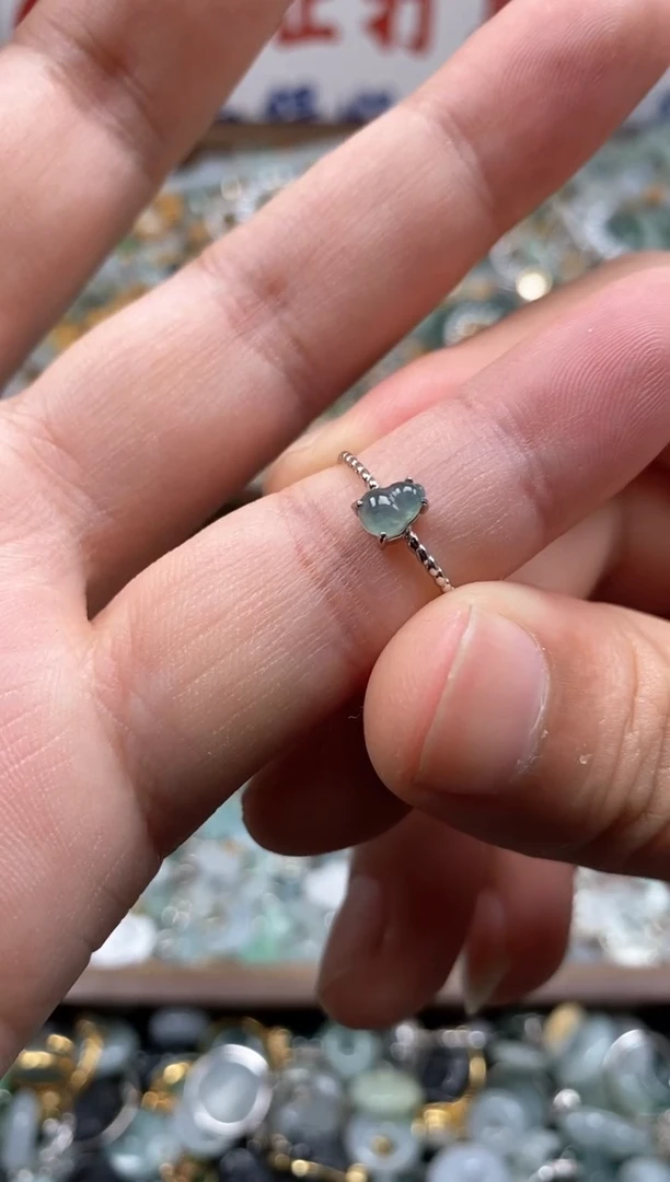 【闪购商品】翡翠颈饰未镶嵌哥哥