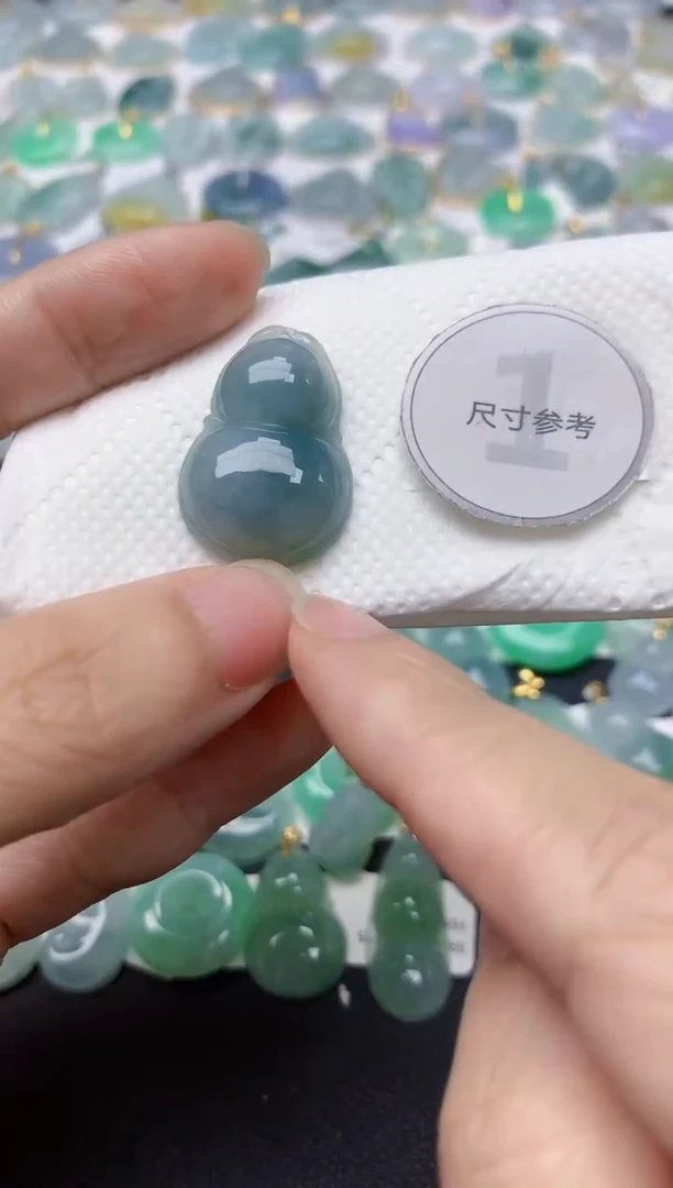 翡翠未镶嵌颈饰天然缅甸A货翡翠