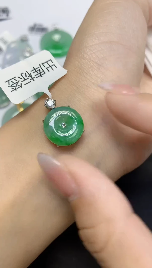 颈饰未镶嵌翡翠天然缅甸翡翠A货多样性发一件