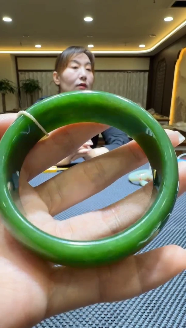 颈饰未镶嵌和田玉手镯60