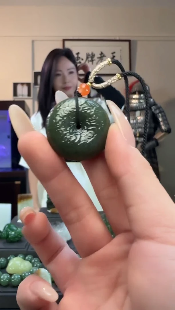 颈饰未镶嵌和田玉且末蓝平安扣