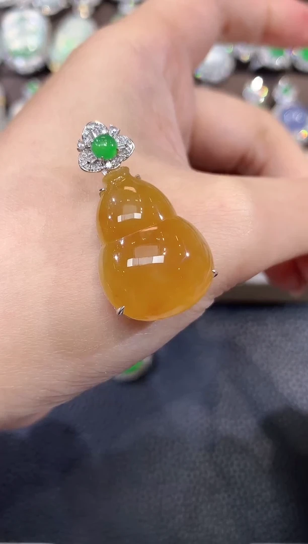 吊坠(不含链)18K金镶嵌翡翠C48