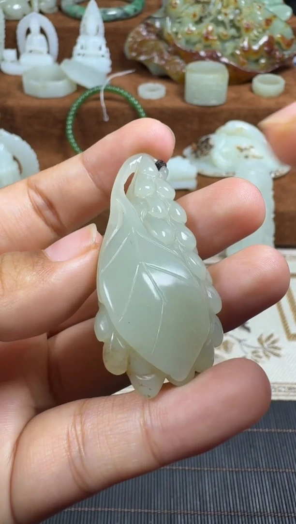 颈饰未镶嵌翡翠1