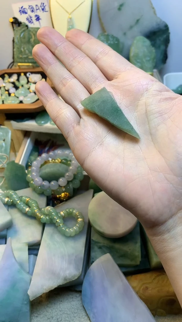 未镶嵌挂件翡翠已*置缅甸A货翡翠，没有运费险