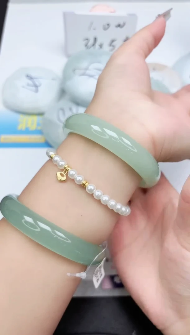 石英质玉手镯未镶嵌120-57.5