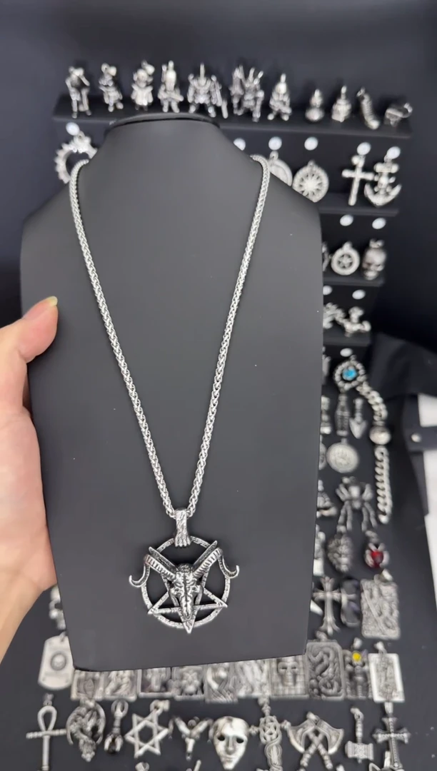 钛钢树脂羊头吊坠搭配龙骨项链60CM长度