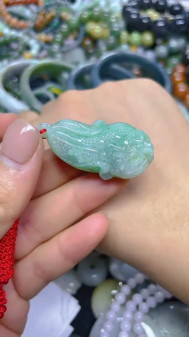 颈饰未镶嵌翡翠/ T /翡翠A货，一件也是批发价