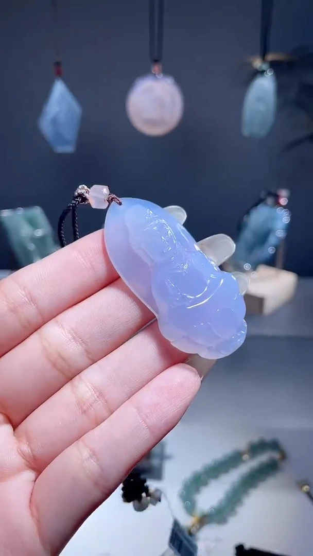 未镶嵌颈饰玛瑙/玉髓观音