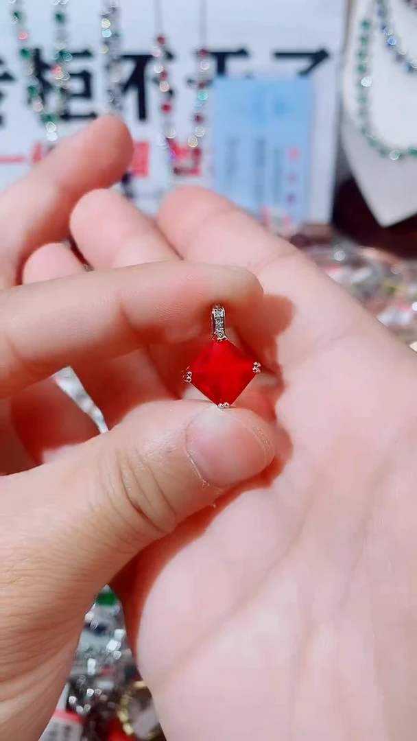 颈饰未镶嵌红宝石红宝石吊坠