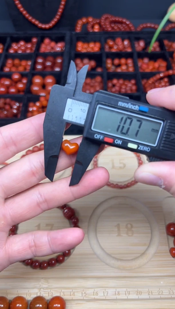 未镶嵌圆珠南红玛瑙屁桃11*9一颗装