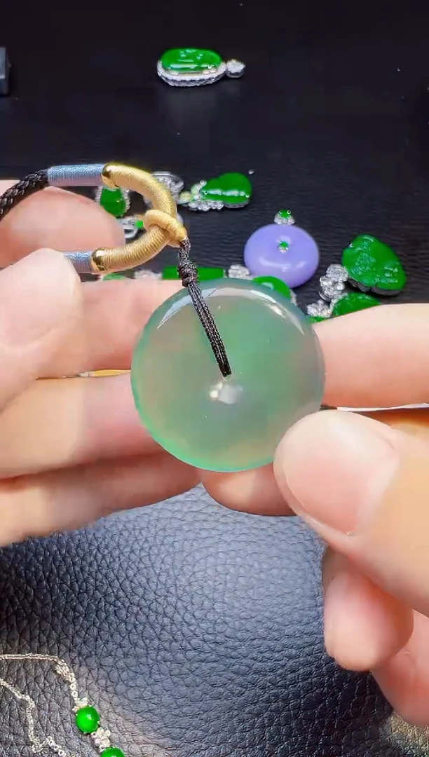颈饰未镶嵌翡翠北****妈翡翠