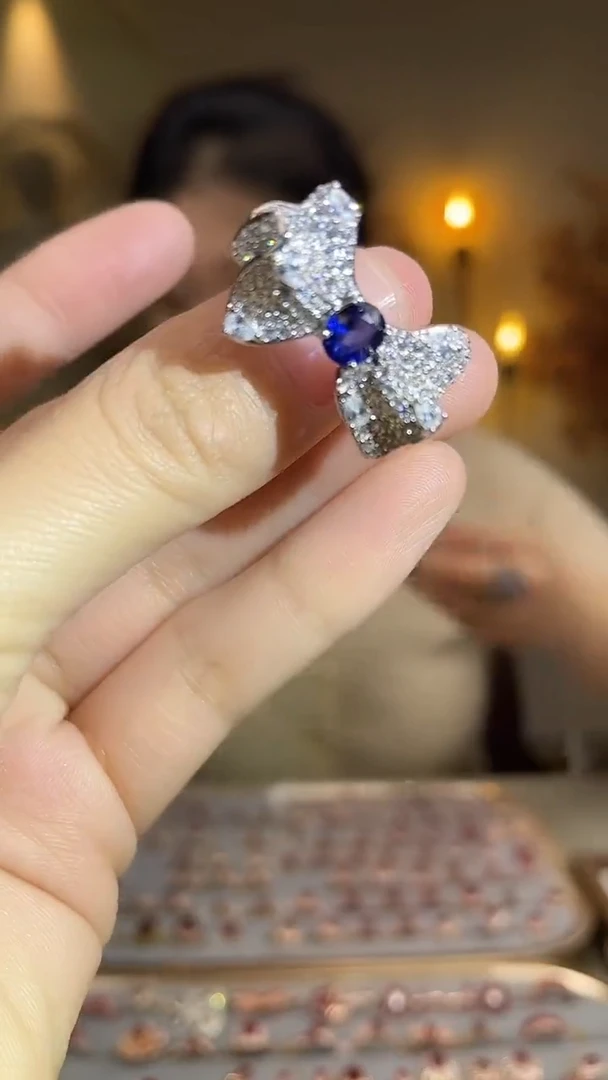 手饰蓝宝石银S925镶嵌手饰