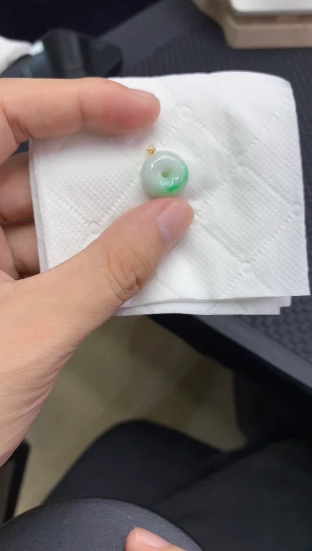 翡翠18K金镶嵌颈饰1111111