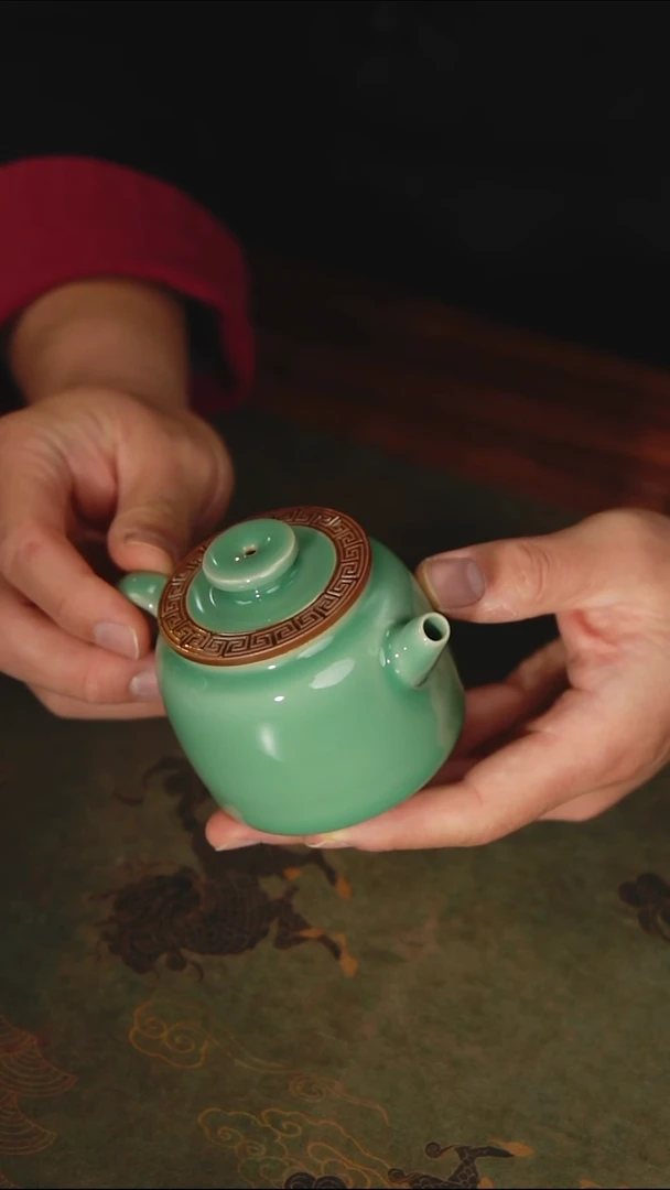 【览古雅韵】青瓷壶