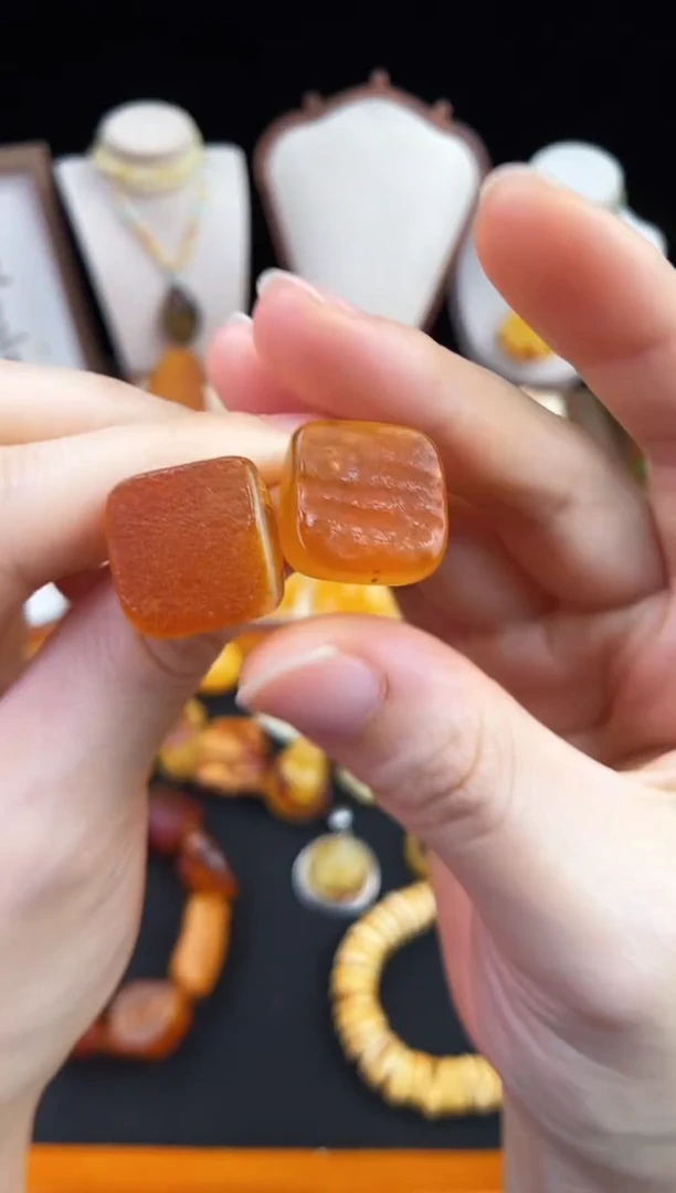 琥珀未镶嵌珠宝奇石柒月