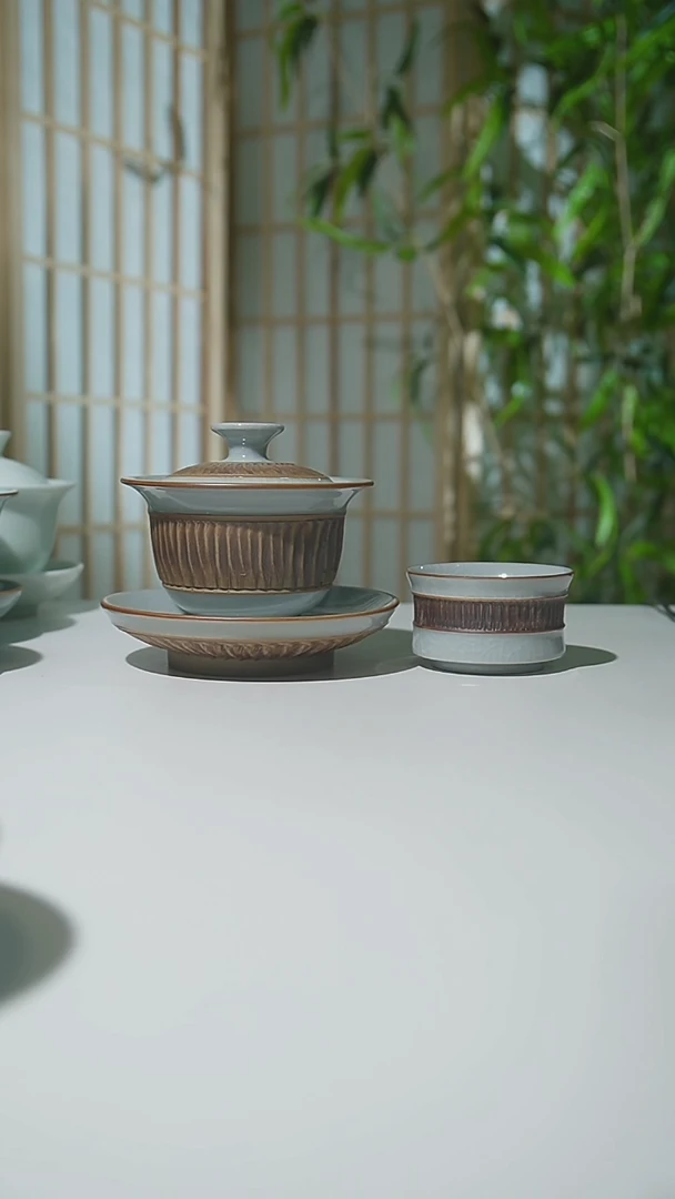 其他A月白釉重工三才元宝盖碗原矿二级品