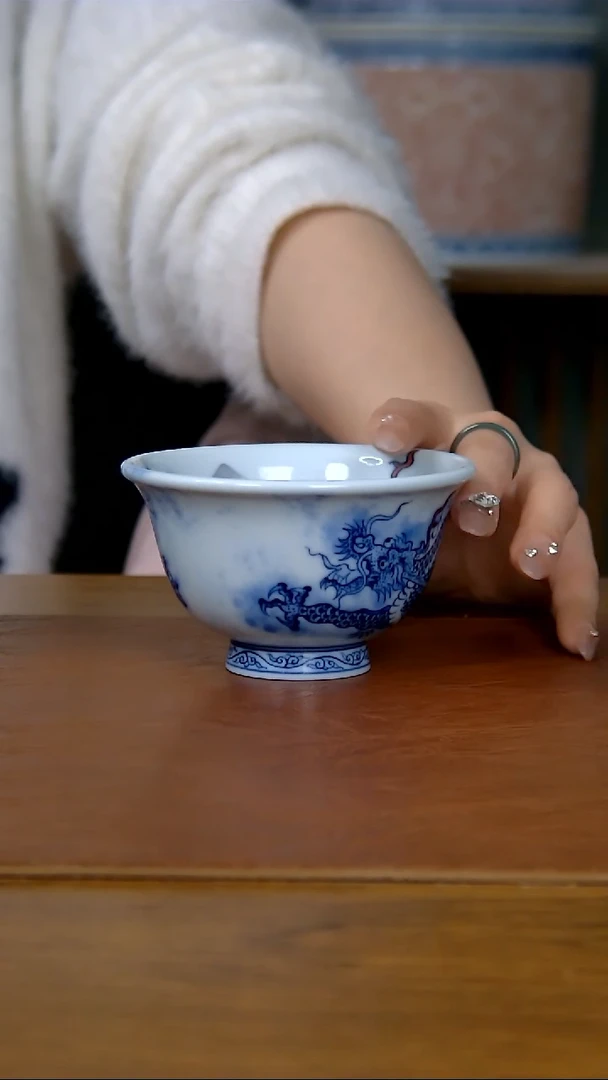 【闪购商品】陶瓷中国龙压手杯（柴窑）     623