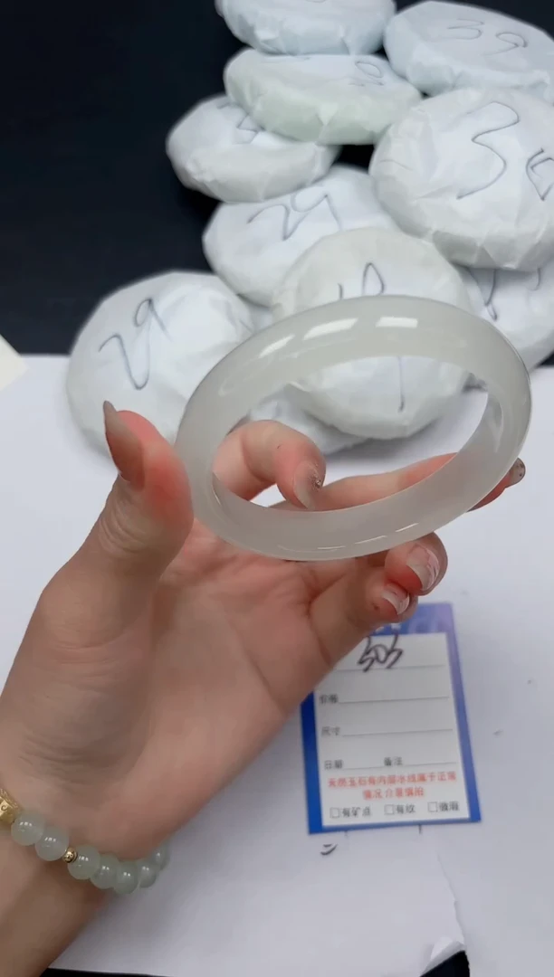 未镶嵌手镯石英质玉303/63