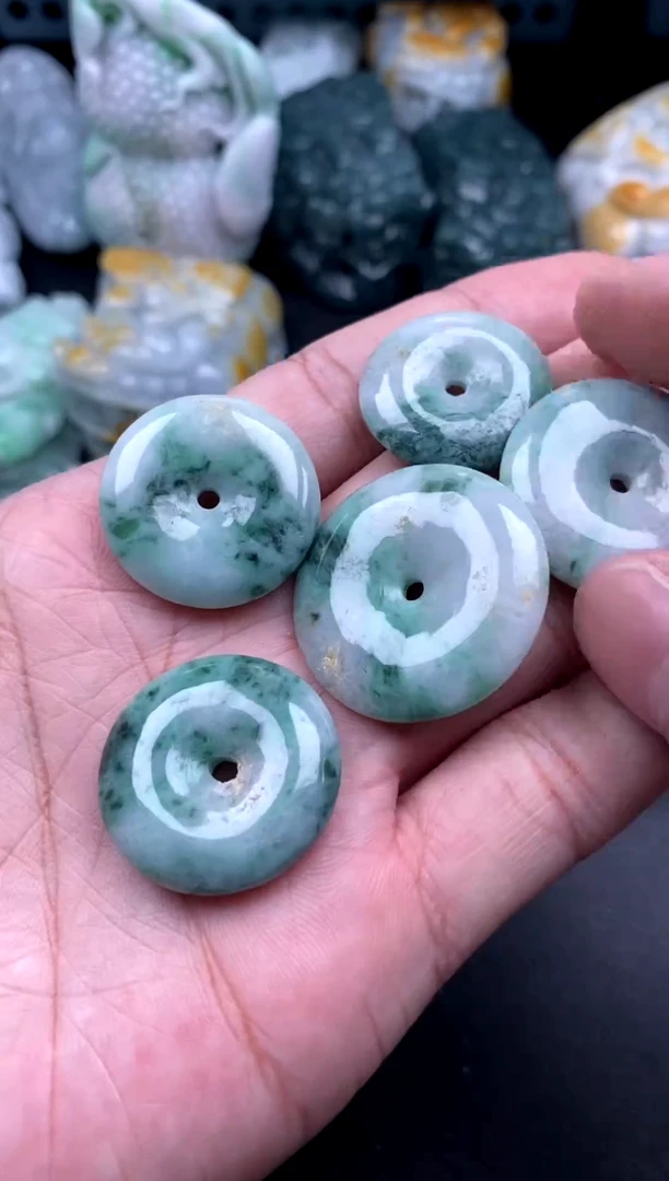 吊坠(不含链)未镶嵌翡翠1