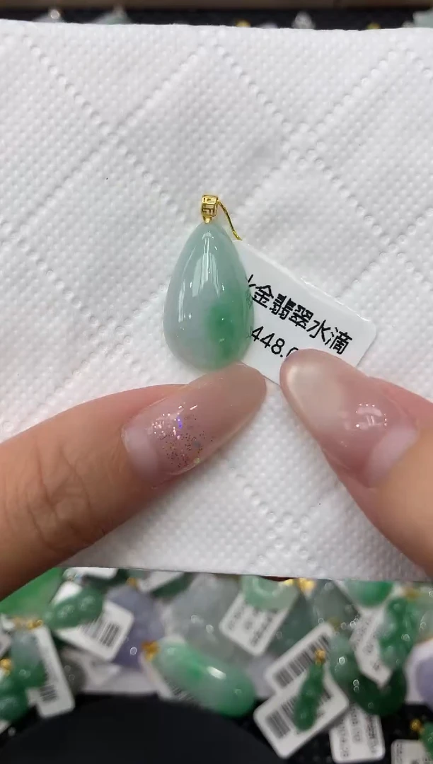 颈饰18K金镶嵌翡翠1111111111