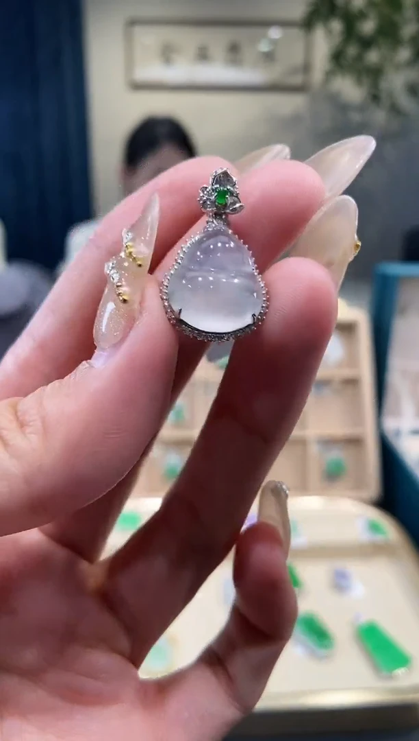 【闪购商品】翡翠吊坠(不含链)18K金镶嵌葫芦