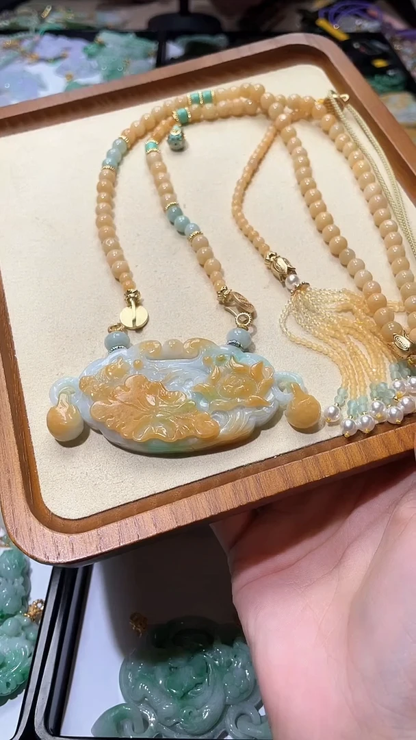 【闪购商品】翡翠颈饰未镶嵌吊坠