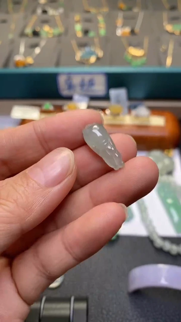 颈饰未镶嵌翡翠净货40595