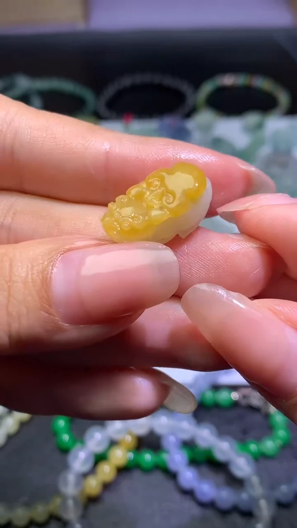未镶嵌定制翡翠毛货