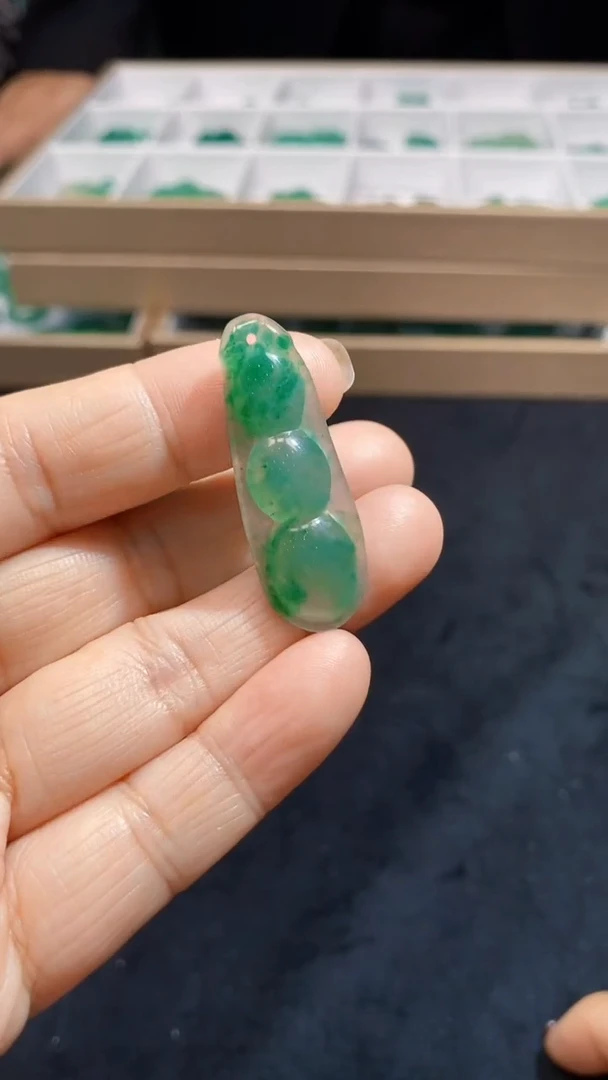 【闪购商品】石英质玉颈饰未镶嵌天然A货非洲翠