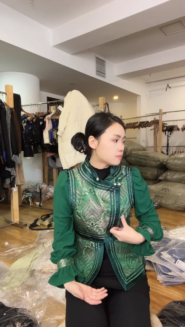 4XL码    145-155斤  纱袖