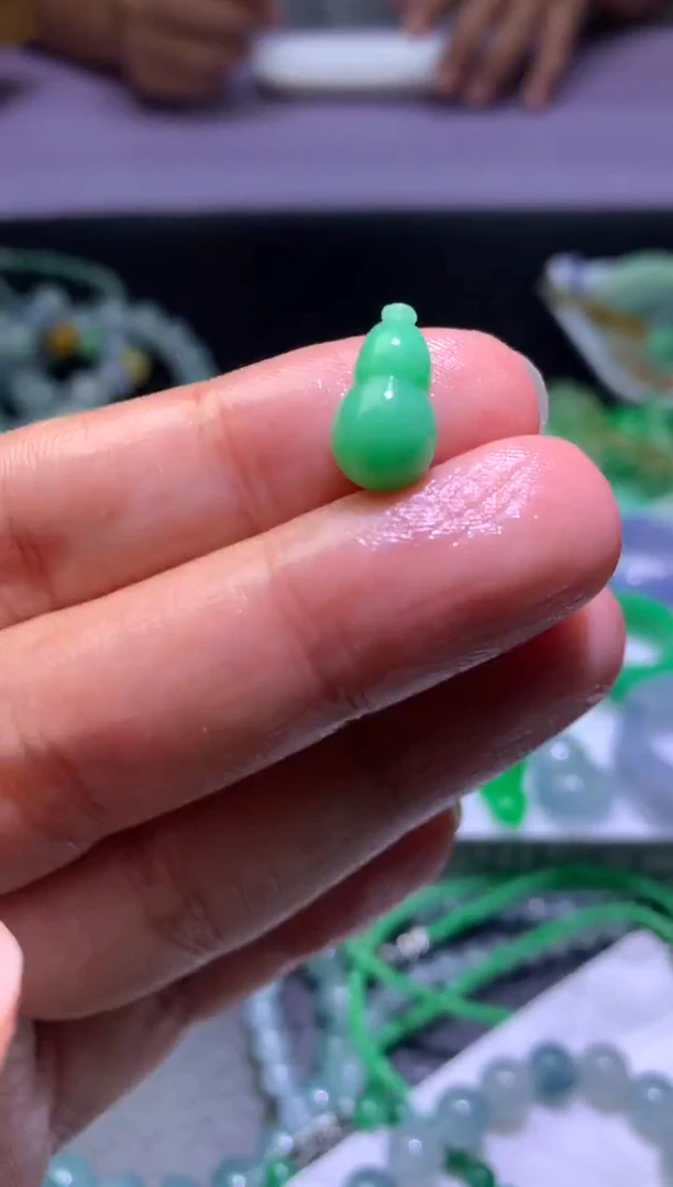 未镶嵌定制翡翠毛货