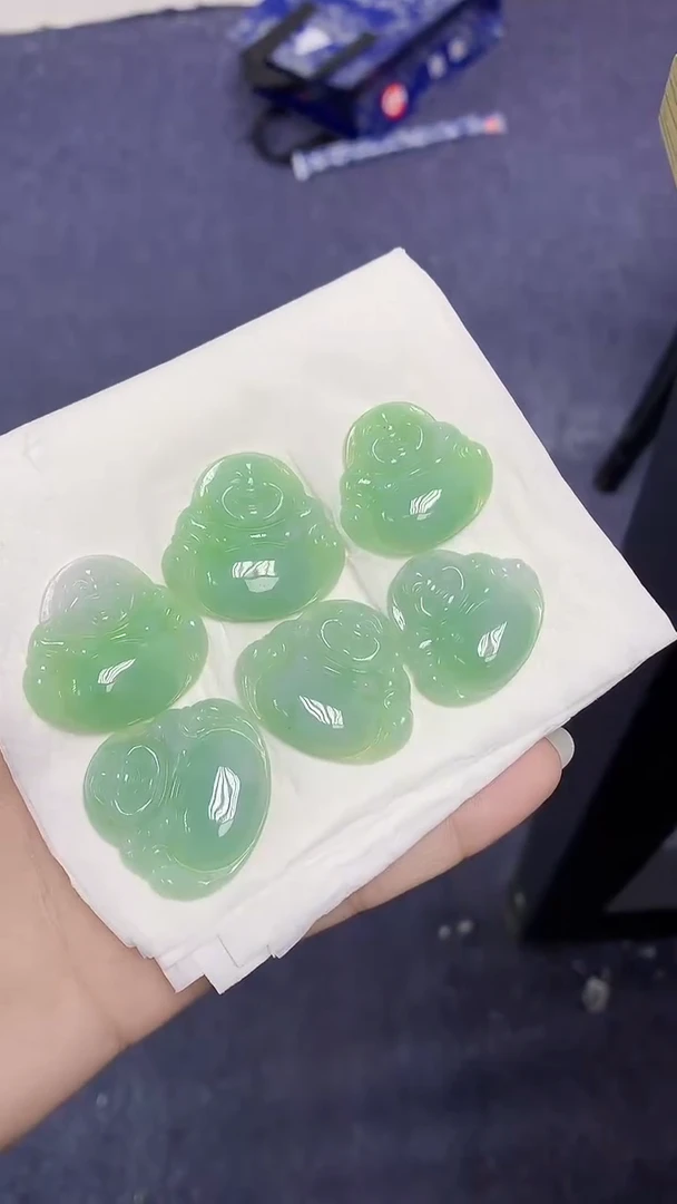 翡翠未镶嵌颈饰天然缅甸翡翠A货多样性发其一