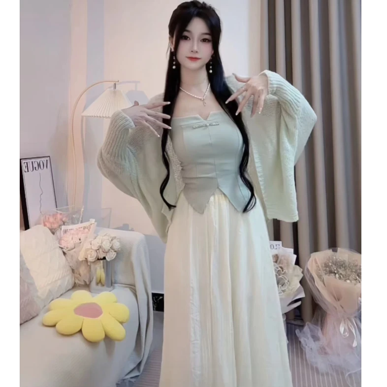 2025春季新款温柔高级感气质百搭上衣镂空针织开衫半身裙三件套