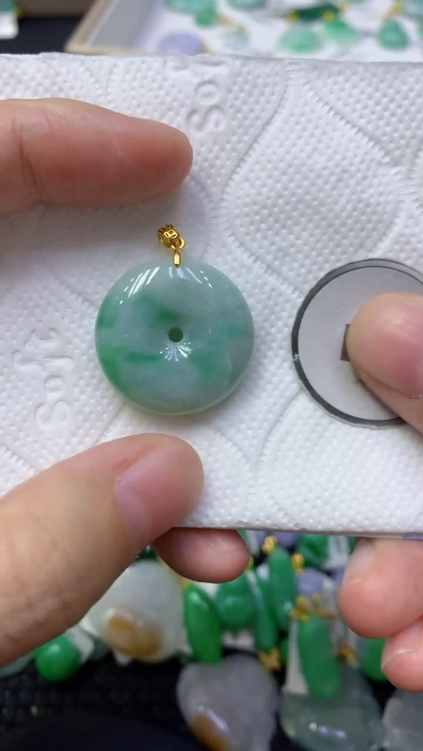 颈饰未镶嵌翡翠天然缅甸翡翠A货