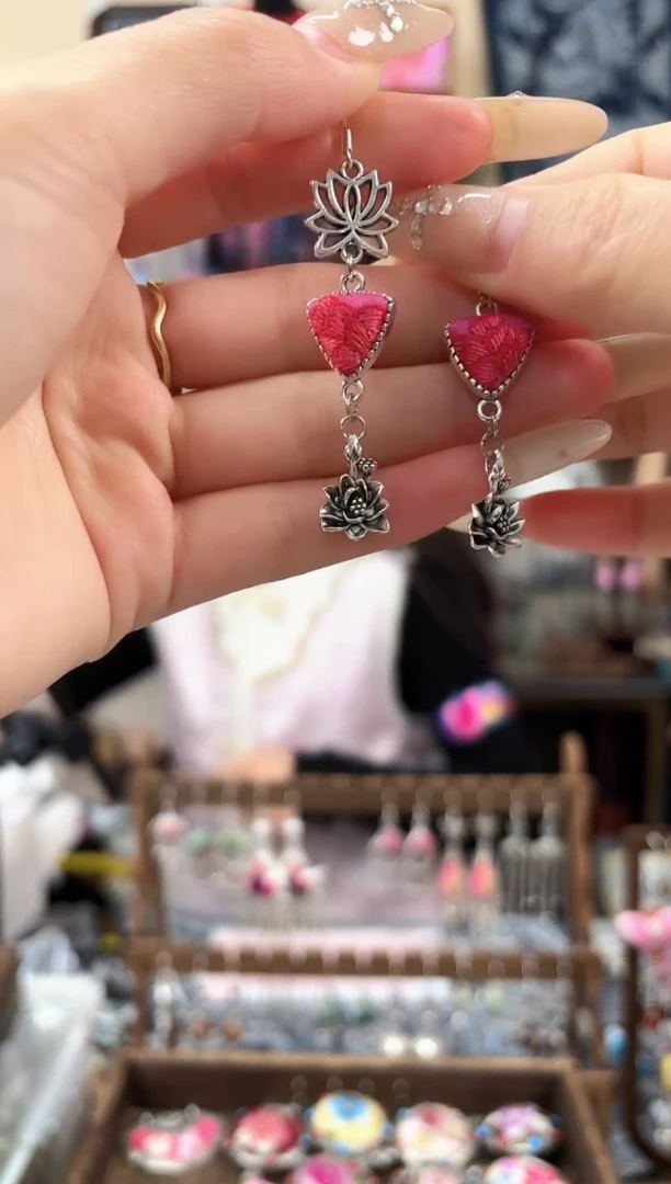 织绣民族风非遗老绣苗银饰品1011