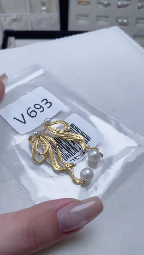 银S925镶嵌淡水珍珠耳饰V693
