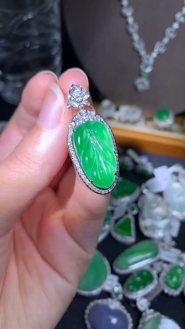 吊坠(不含链)18K金镶嵌翡翠吊坠