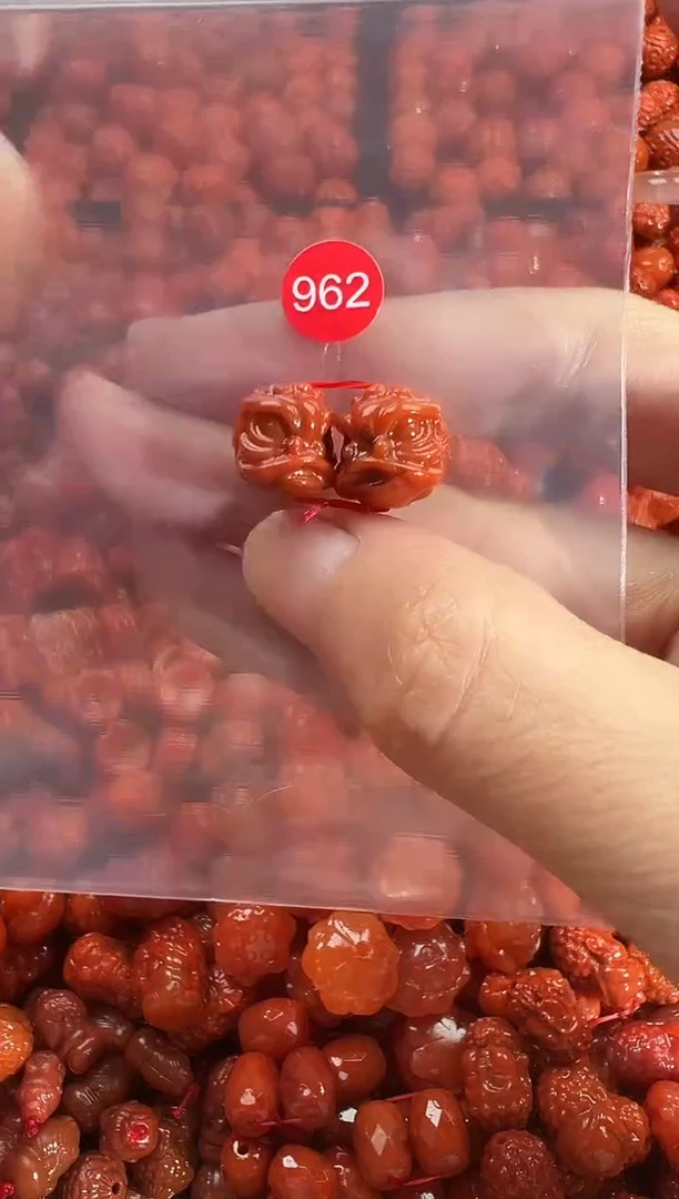 颈饰未镶嵌南红玛瑙1