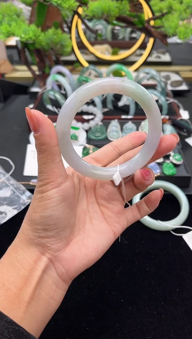 未镶嵌手镯翡翠手镯
