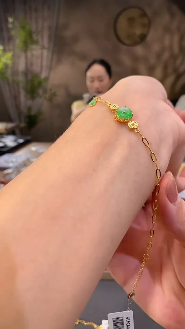 吊坠(不含链)18K金镶嵌翡翠手链