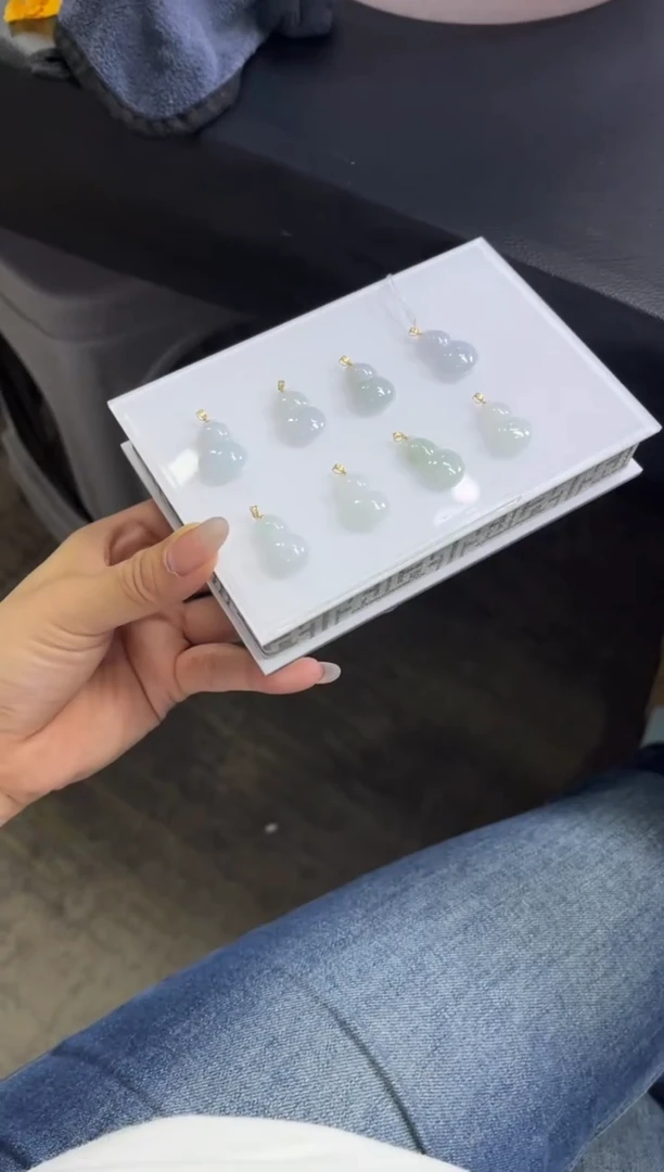 颈饰18K金镶嵌翡翠B229 /多样性发一件/配绳子