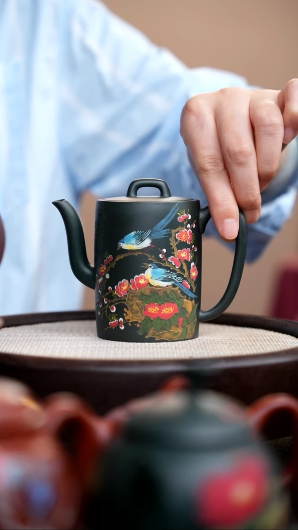 茶壶紫砂九龄君子兰汲直彩刻双鸟