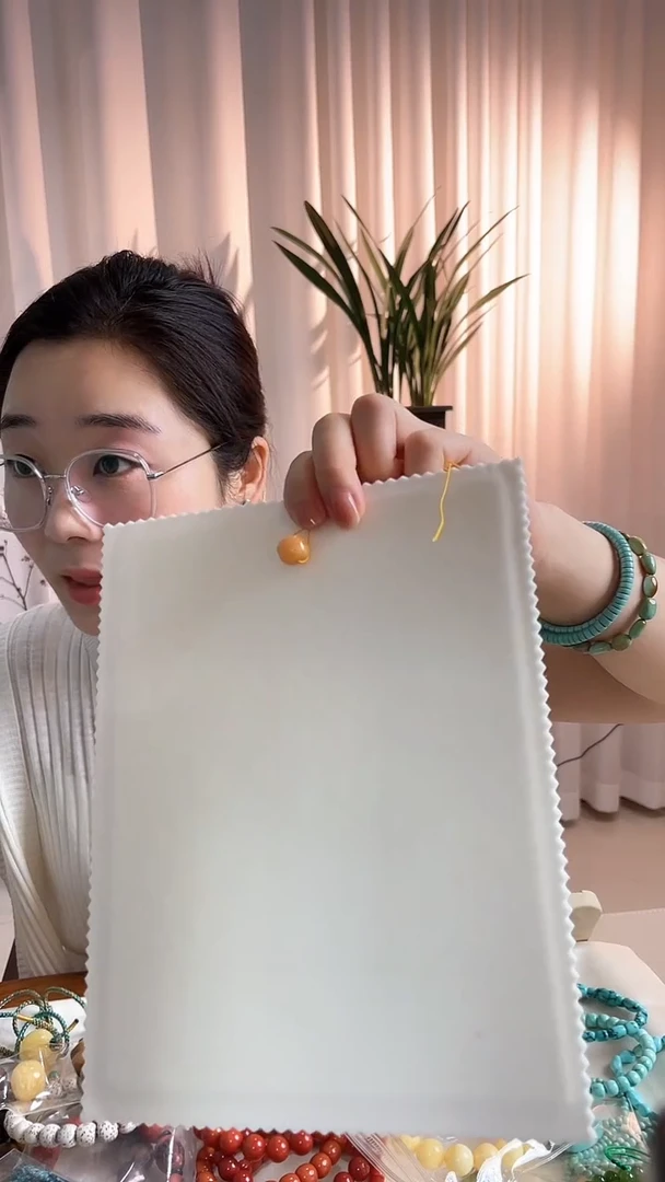 未镶嵌颈饰琥珀禾玺缘蜜蜡单株