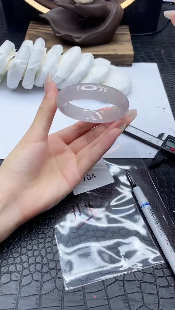 翡翠手镯未镶嵌翡翠一物一图704